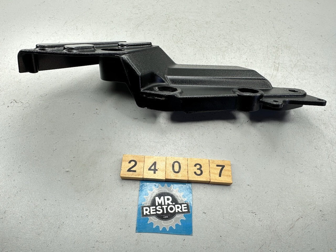 Triumph Daytona Speed Triple T300 Sprint Tiger R/H Foot Control Plate