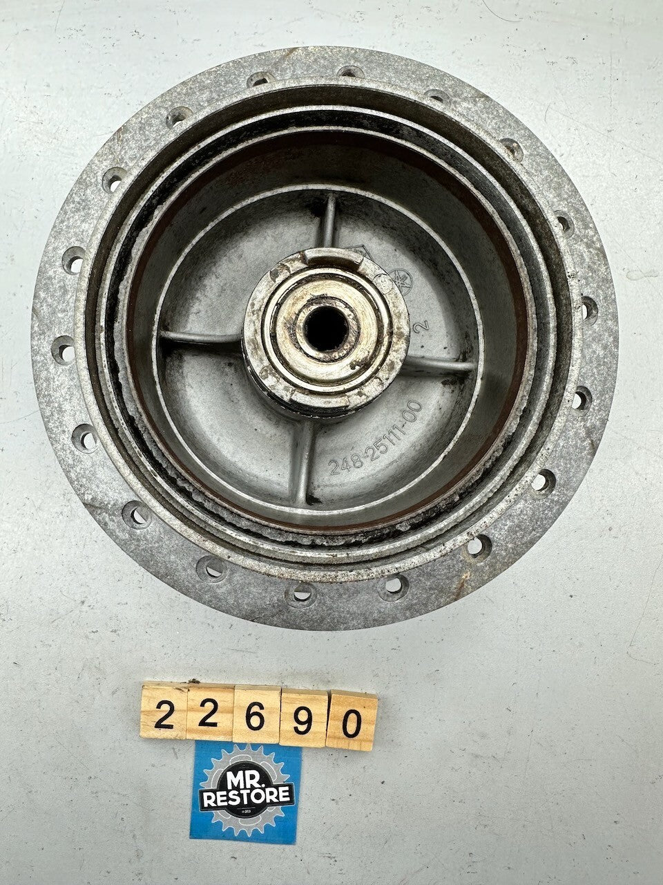 Yamaha DT100 YZ125 YZ100 IT125 MX175 MX100 Front Wheel Hub 248-25111