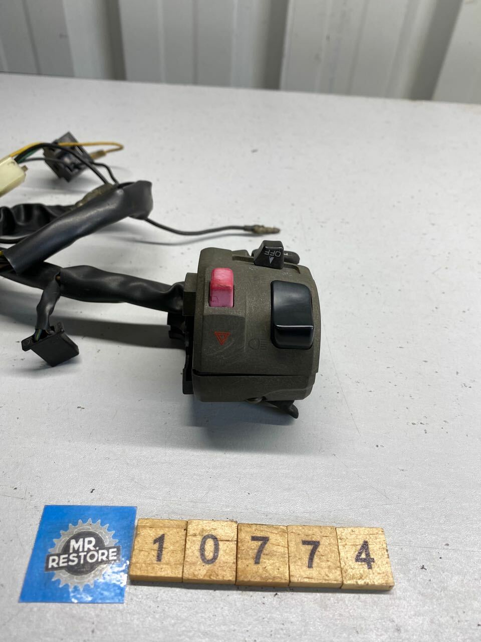 Yamaha FJ1100 FJ1200 L/H Handlebar Switch - Turn Hi-Lo Horn Pass Hazard