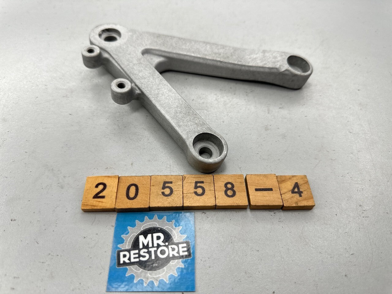 Honda CBR250RR MC22 L/H Footrest Foot Peg Bracket OEM 50700-KAZ