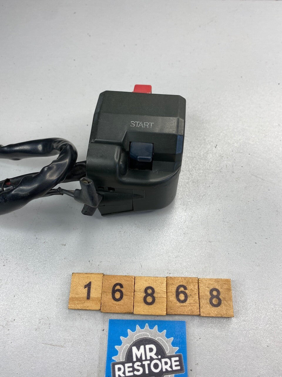 Kawasaki ZR250 ZR550 GPX600 EL250 R/H Handlebar Switch 46091-1460