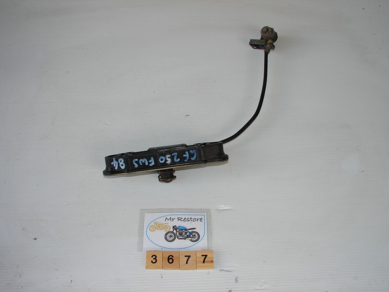 Suzuki GF250 seat latch