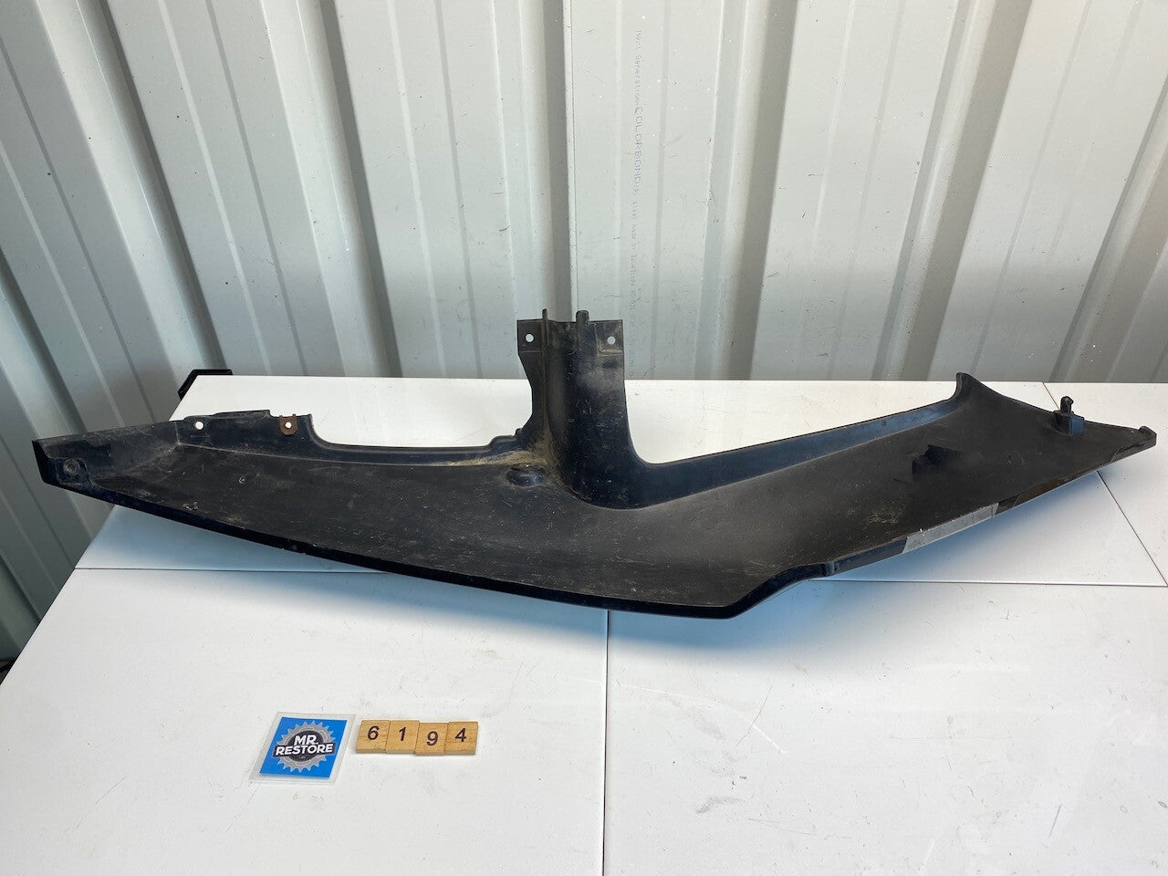 Suzuki RGV 250 L/H Side Cover 47211-12C0