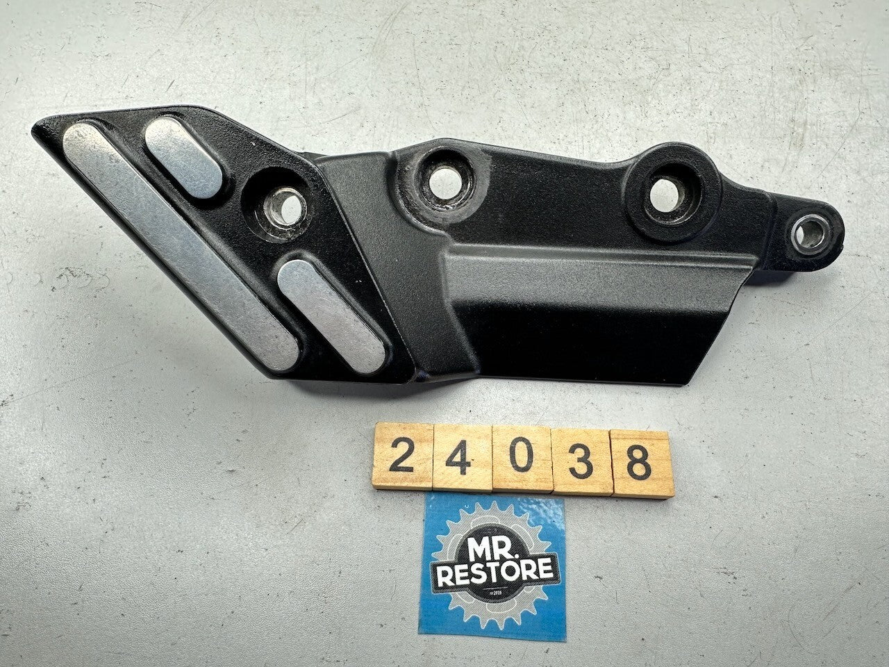 Triumph Daytona Speed Triple T300 Sprint Trident L/H Foot Control Plate