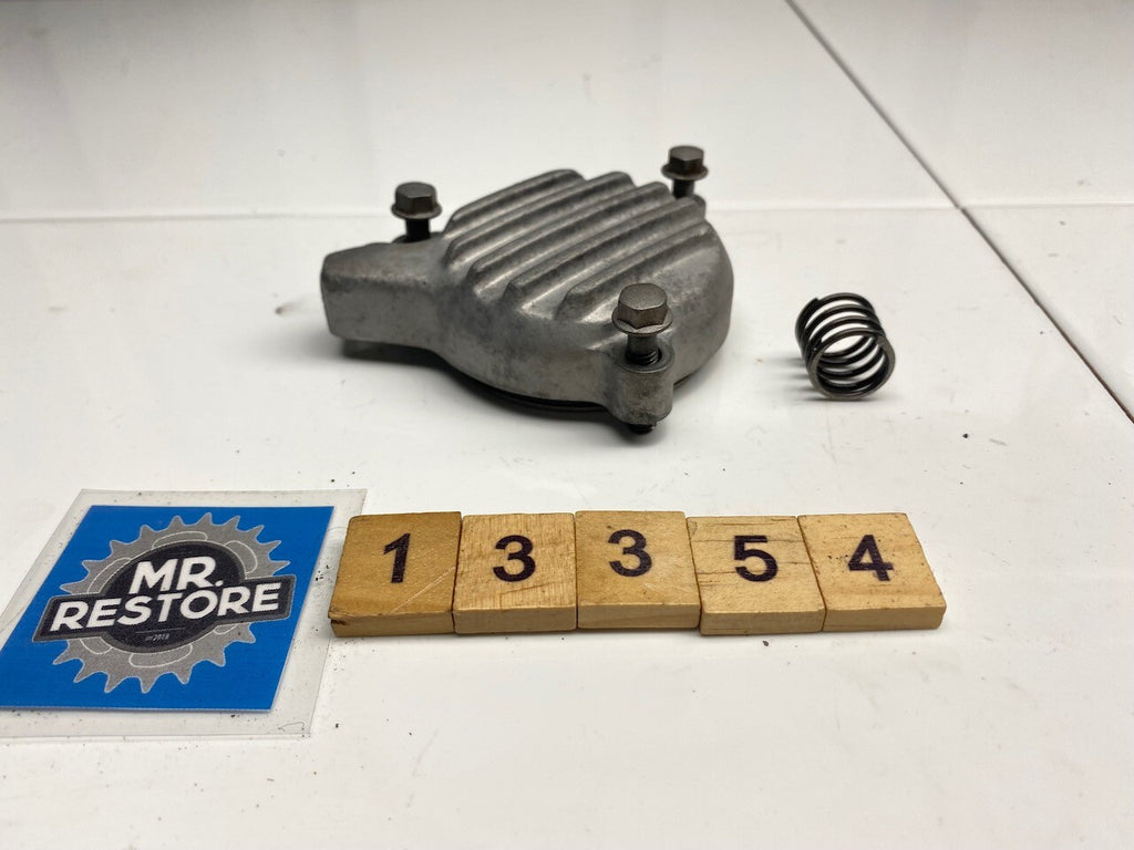 Honda XR250R 1990-1996 Oil Filter Cover, Bolts & Spring - 11333-KZ1-670