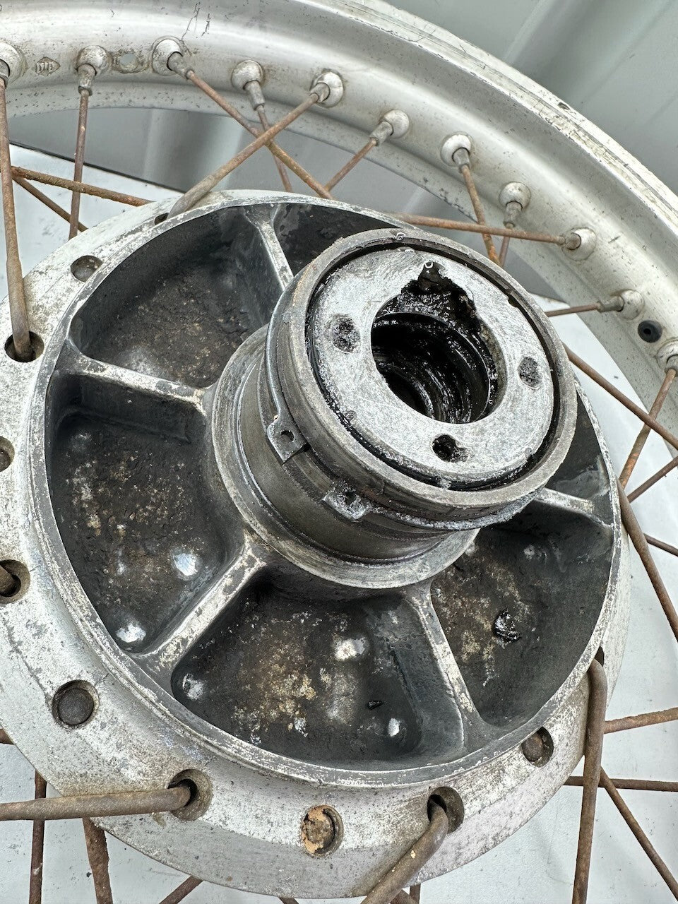 Honda XL350 OEM D.I.D Rear Wheel 18 x 2.15