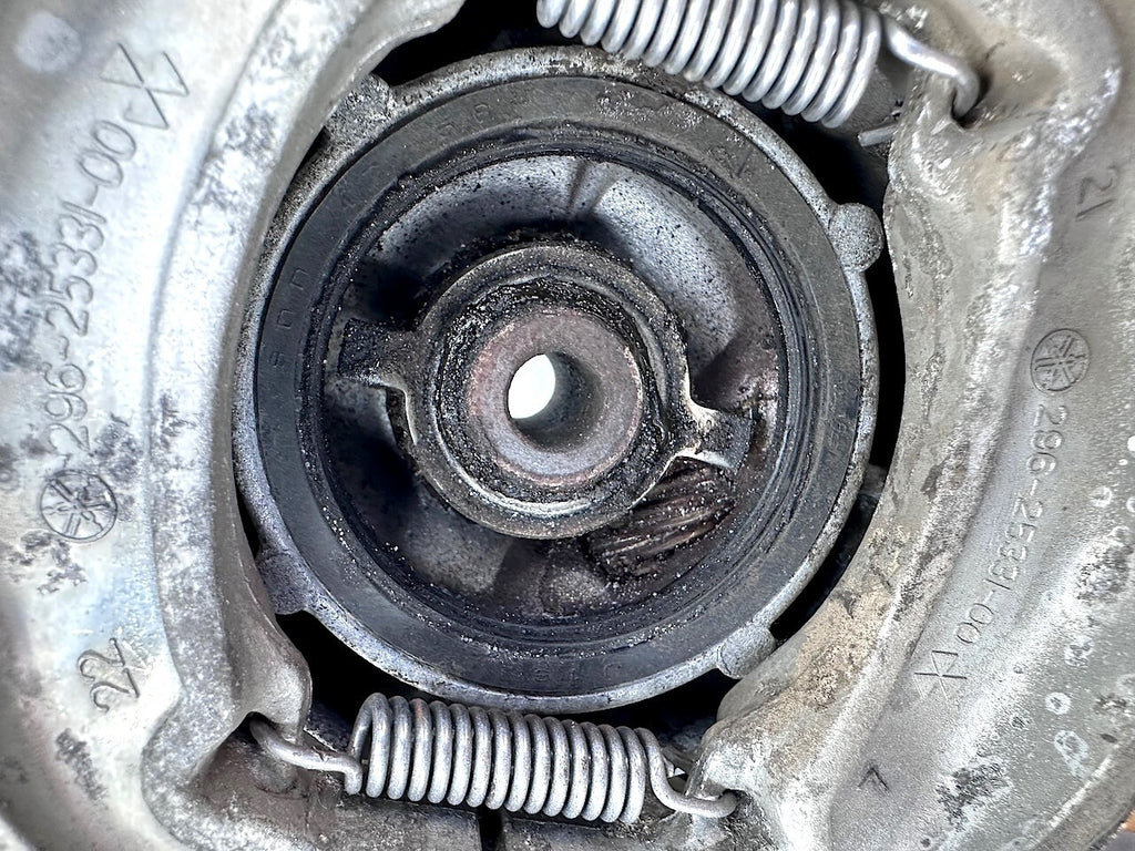 Yamaha V90 T 1982 Front Brake Hub & Speedo Drive