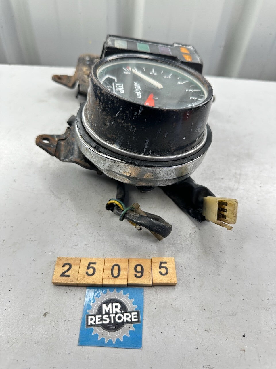 Honda CX500 C D Tachometer & Mount Bracket 37250-449-008