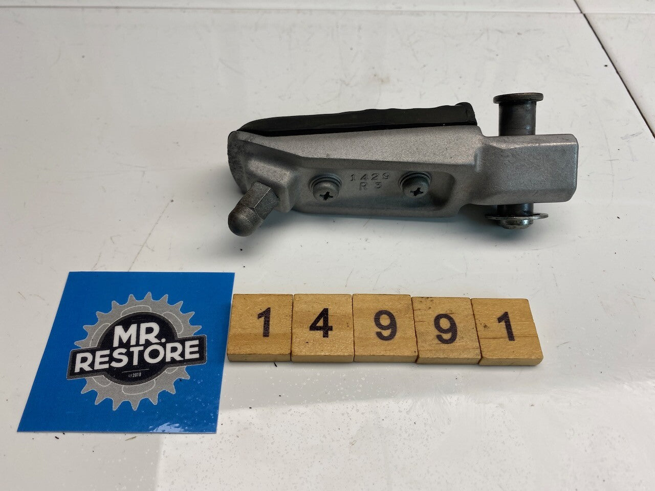 Kawasaki ZR750 ZR1000 ZX600 ZR250 etc. Front R/H Step Foot Rest 34028-1429