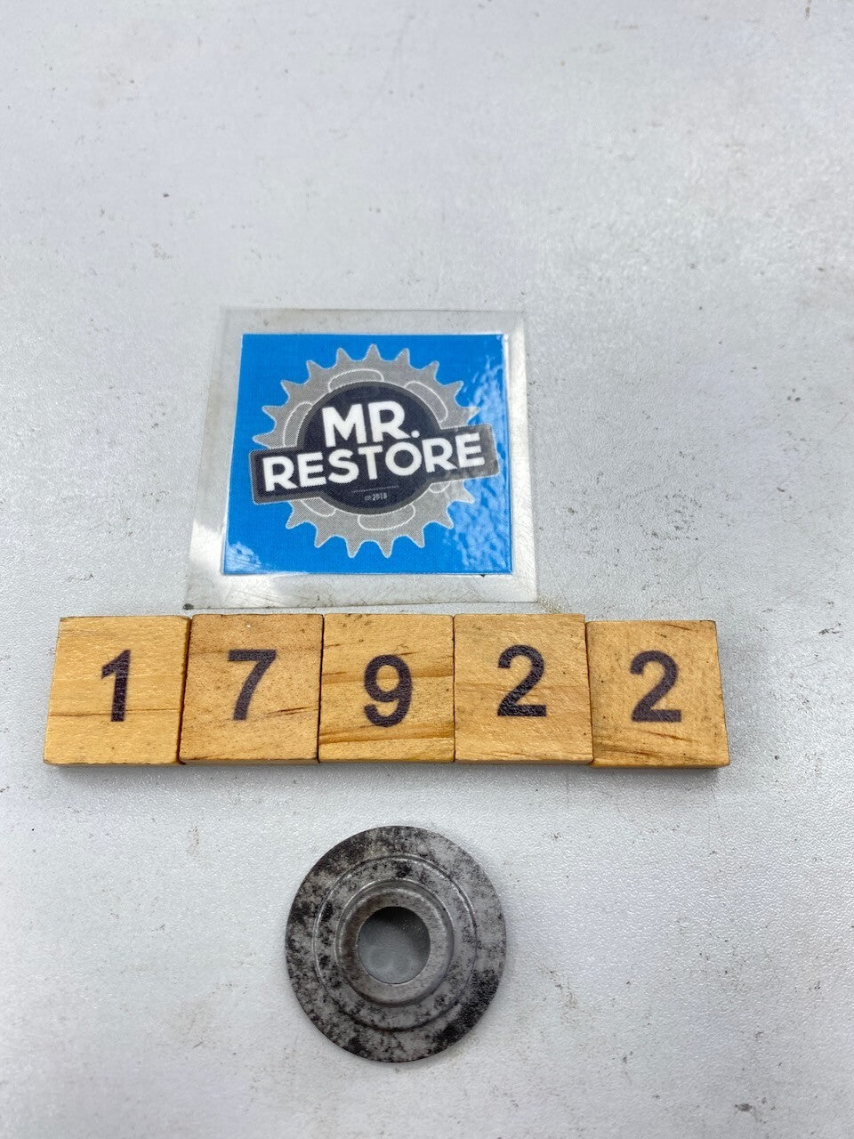Honda XLV750R VT1000 VT750 PC800 Valve Spring Retainer 14771-410-010