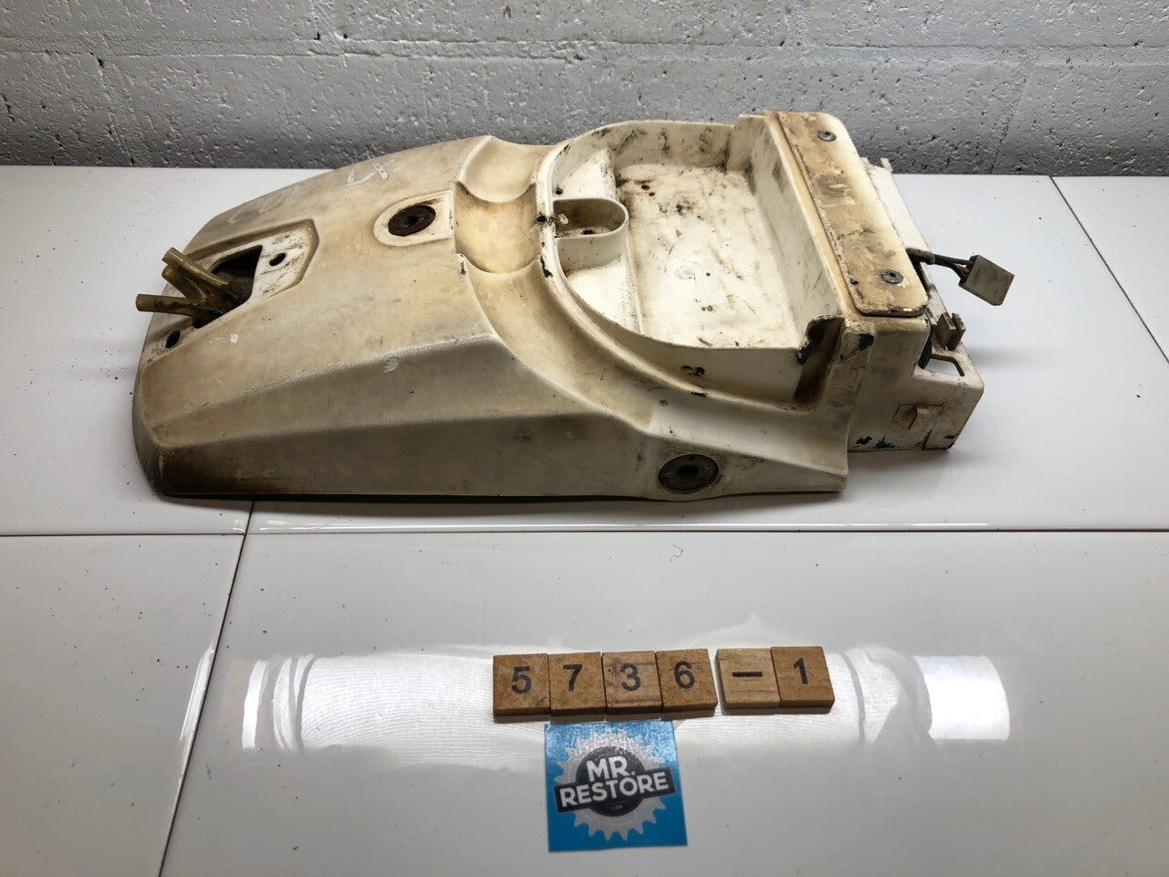 Yamaha TT200 Rear Fender Mudguard & Under Plate OEM