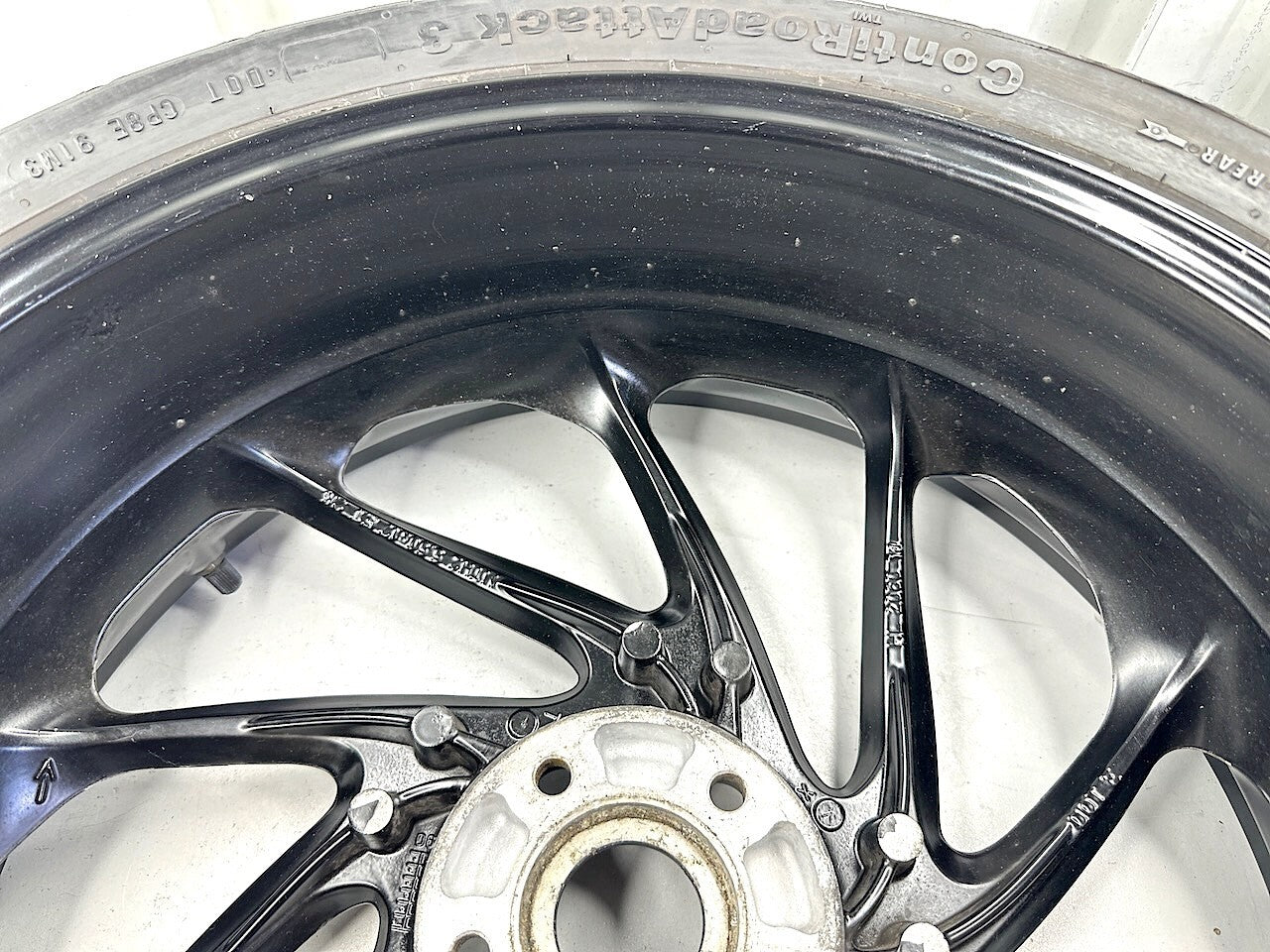 BMW F800S Rear Wheel With Good Condition Continental Tyre Fitted 7589363