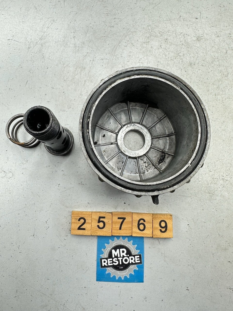 Honda CBX550 '82-83' CBX400 '82' Oil Filter Case Cover & Bolt 15411-MA6