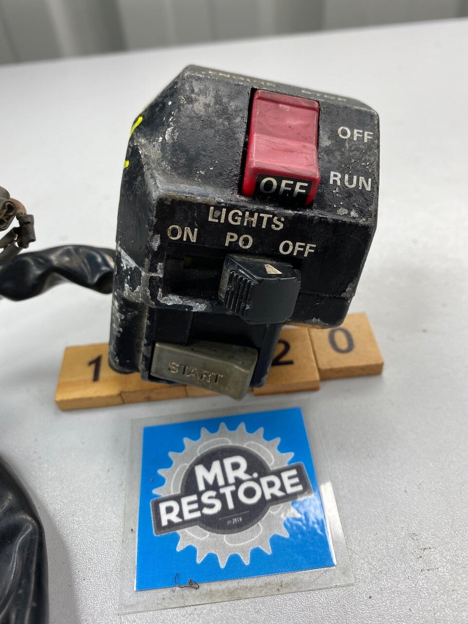 Yamaha FZ750 1985 R/H Handlebar Switch 