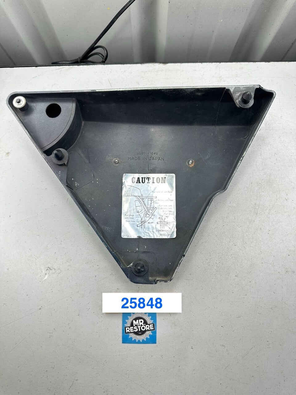 Kawasaki Z1300 KZ1300 '79-81' OEM Left Side Cover 36001-1040  36001-5008-C1