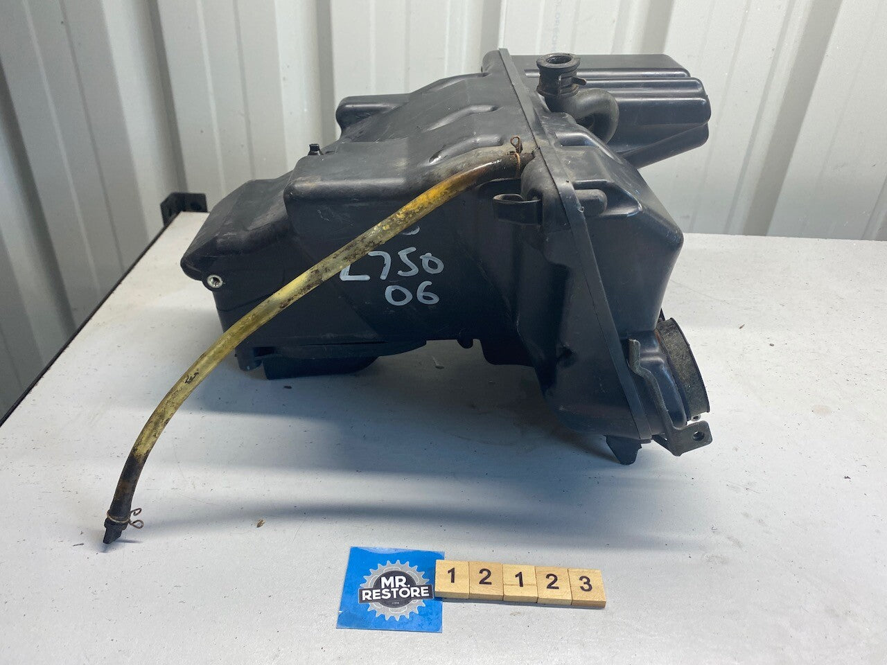 Kawasaki Z750 2006 Air Cleaner Box Filter, Carb Rubbers & Clips KHIA126