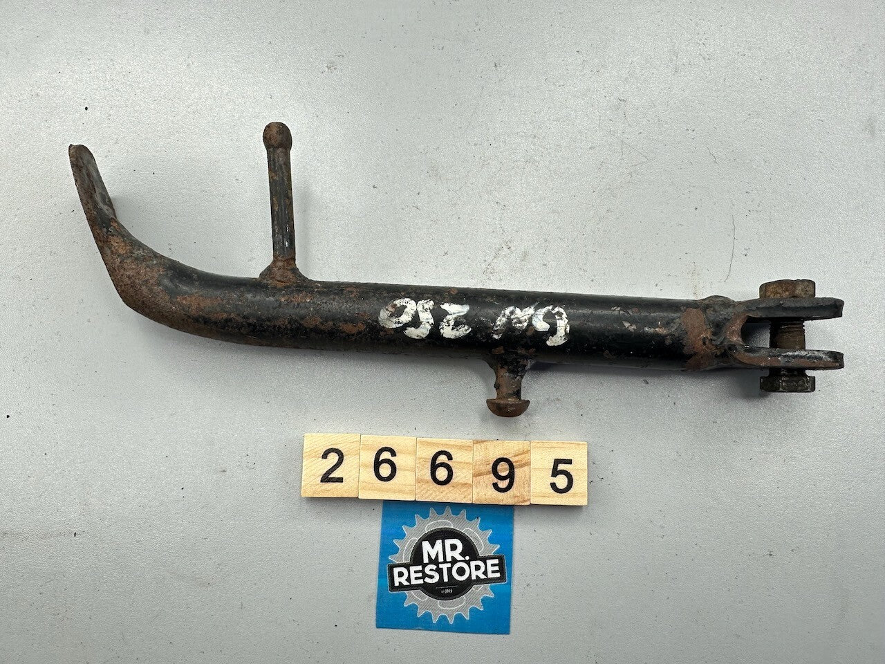 Suzuki GN250 Side Stand & Bolt