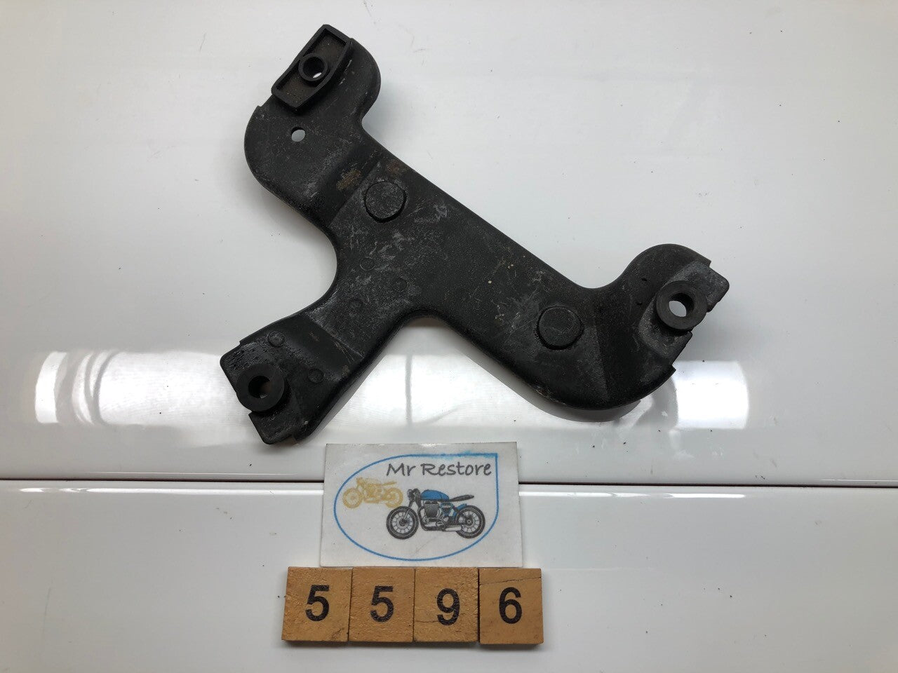 Kawasaki ZX6R ZX600 F3 1995-7 Clock Dash Mount Bracket & Rubbers 25008-1202