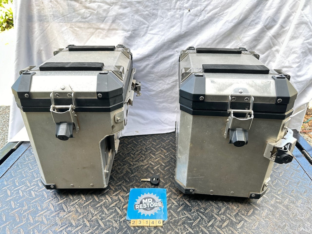 BMW R1200GS  ADV 05-13 OEM Aluminium Hard Side Panniers (& 1 key)