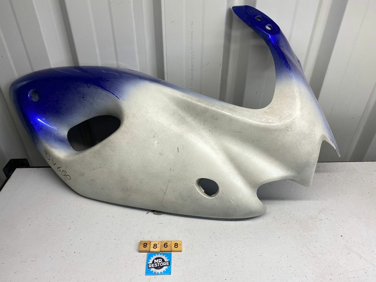 Suzuki SV650 RH Upper Panel 94411-19F (repaired)
