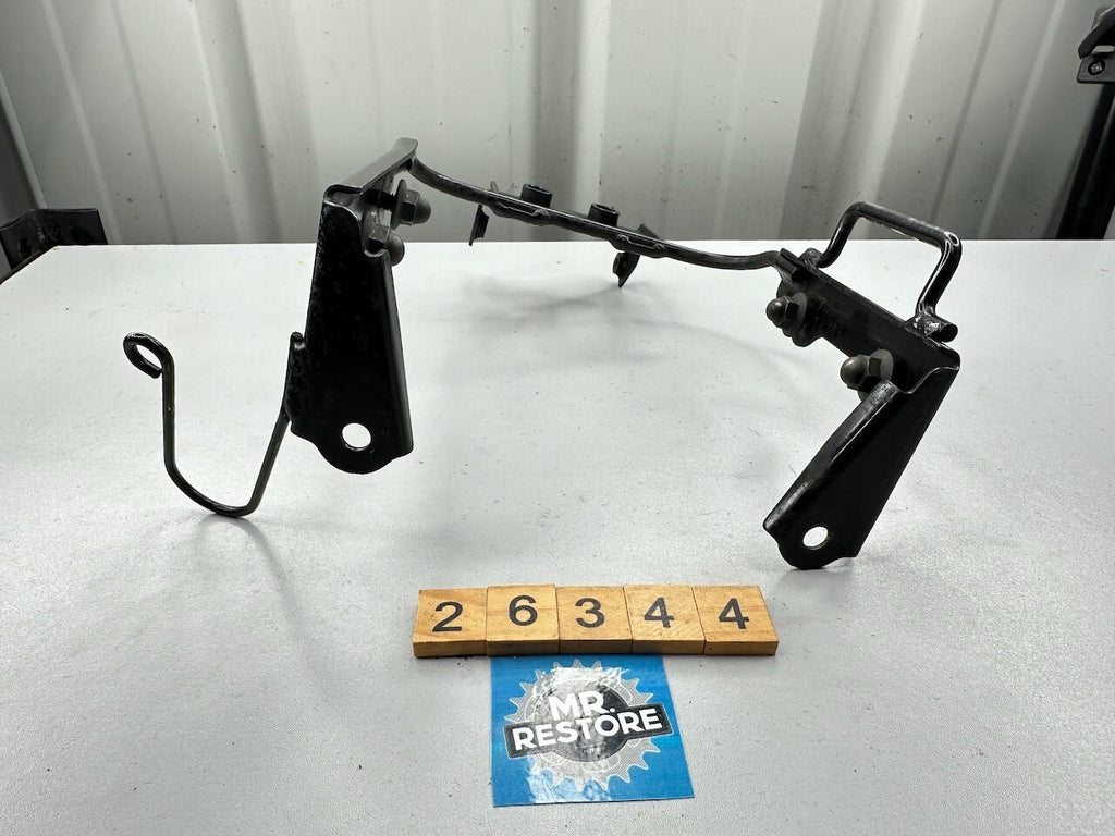 Yamaha XJR1300 Head Light Lamp Stay Bracket 5UX-23174  5UX-23174-00