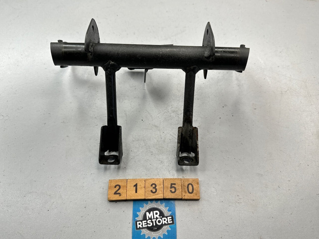Yamaha TZR250 1986-88 1KT 2MA Fuel Tank Stay 1 Bracket - 1KT-24115
