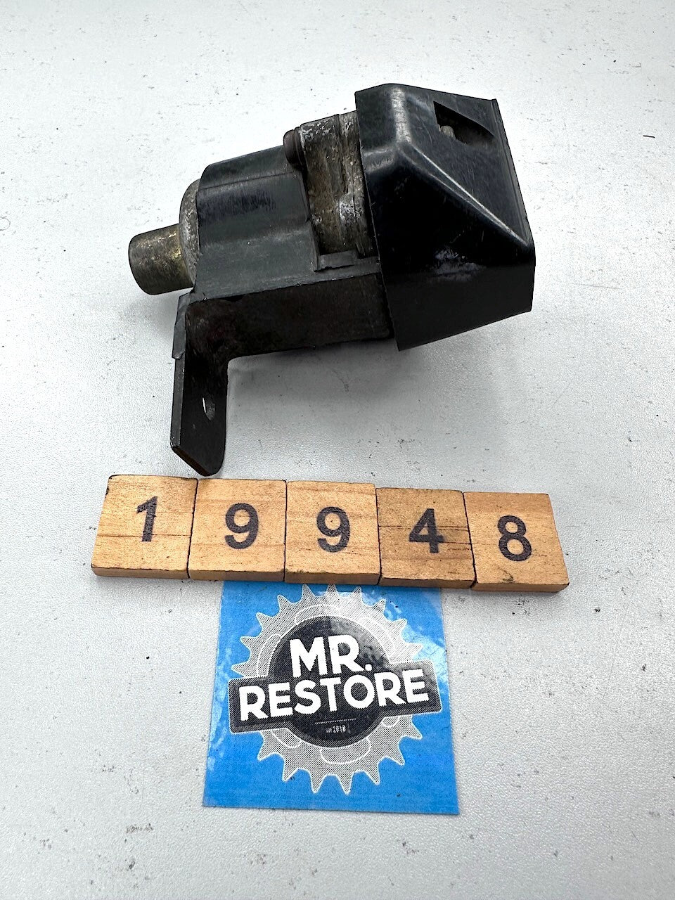 Suzuki TS200R AAR Valve & Bracket