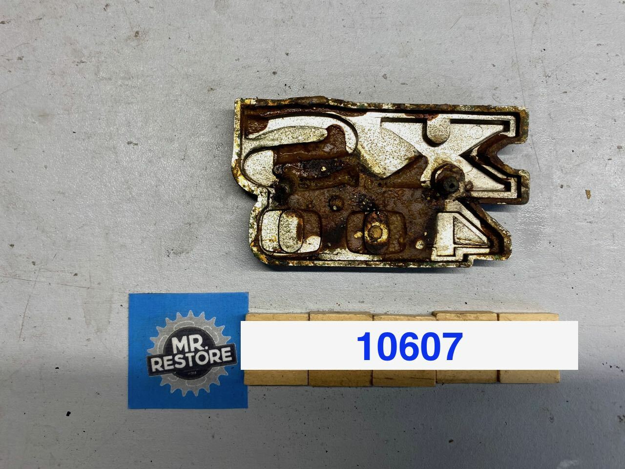 Yamaha XS400 Side Cover Badge Genuine