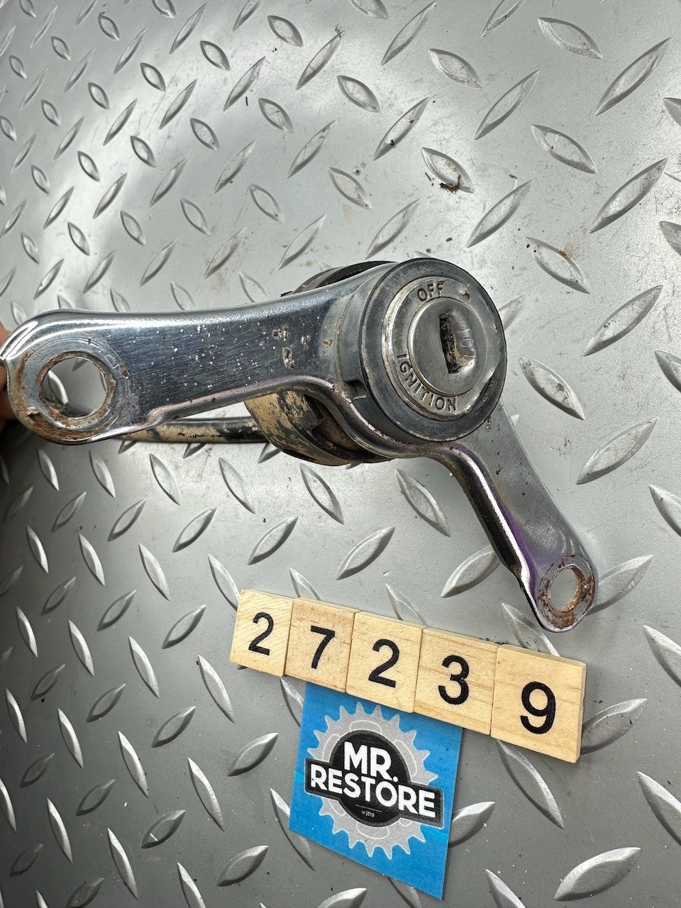 Suzuki SP370 SP400 TS125 Ignition Switch & Bracket (lock # 107 but no key)