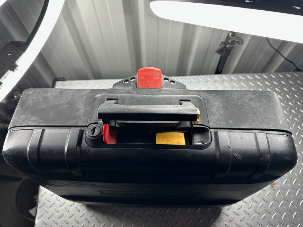BMW F650GS '99-07' G650GS Pair of OEM Luggage Cases & Rack Mount Set & OEM Key