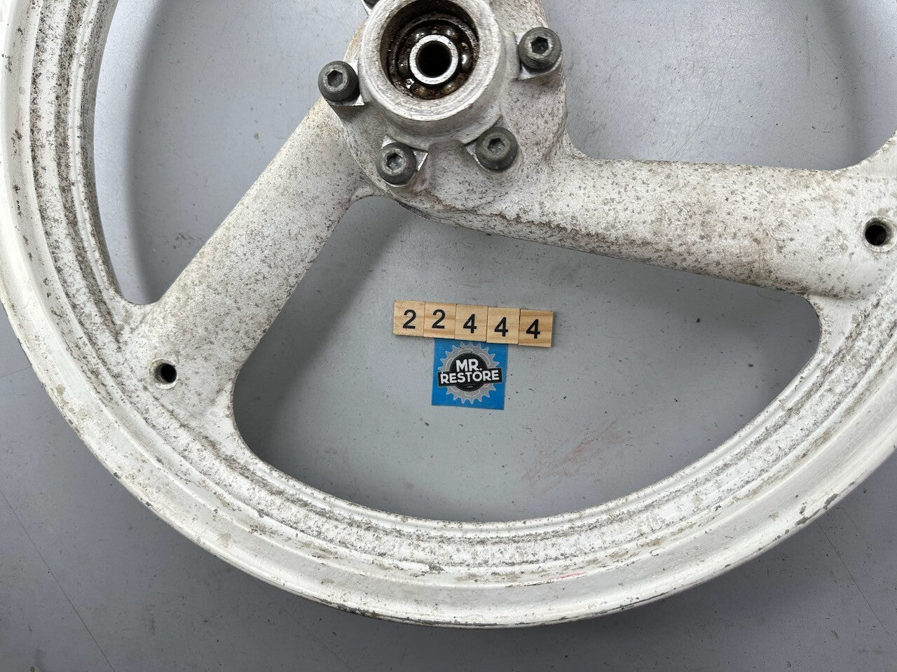 Yamaha TZR250 1KT 2MA Front Wheel 17 x 2.15 (F-33)