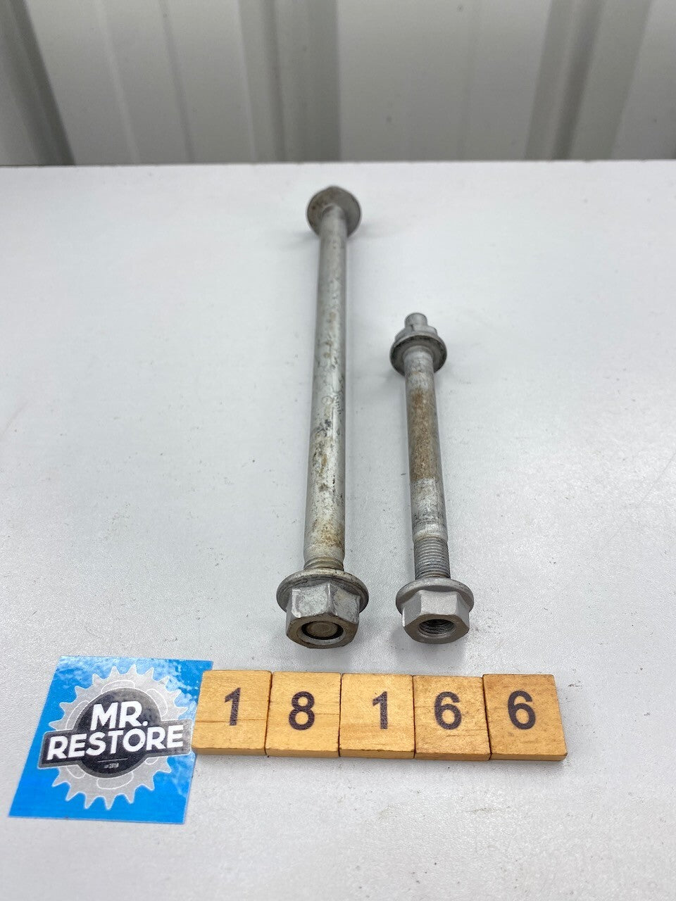BMW R1200 R900 RT GS R - Front Frame Pivot Bolts 46517677568 46517688977