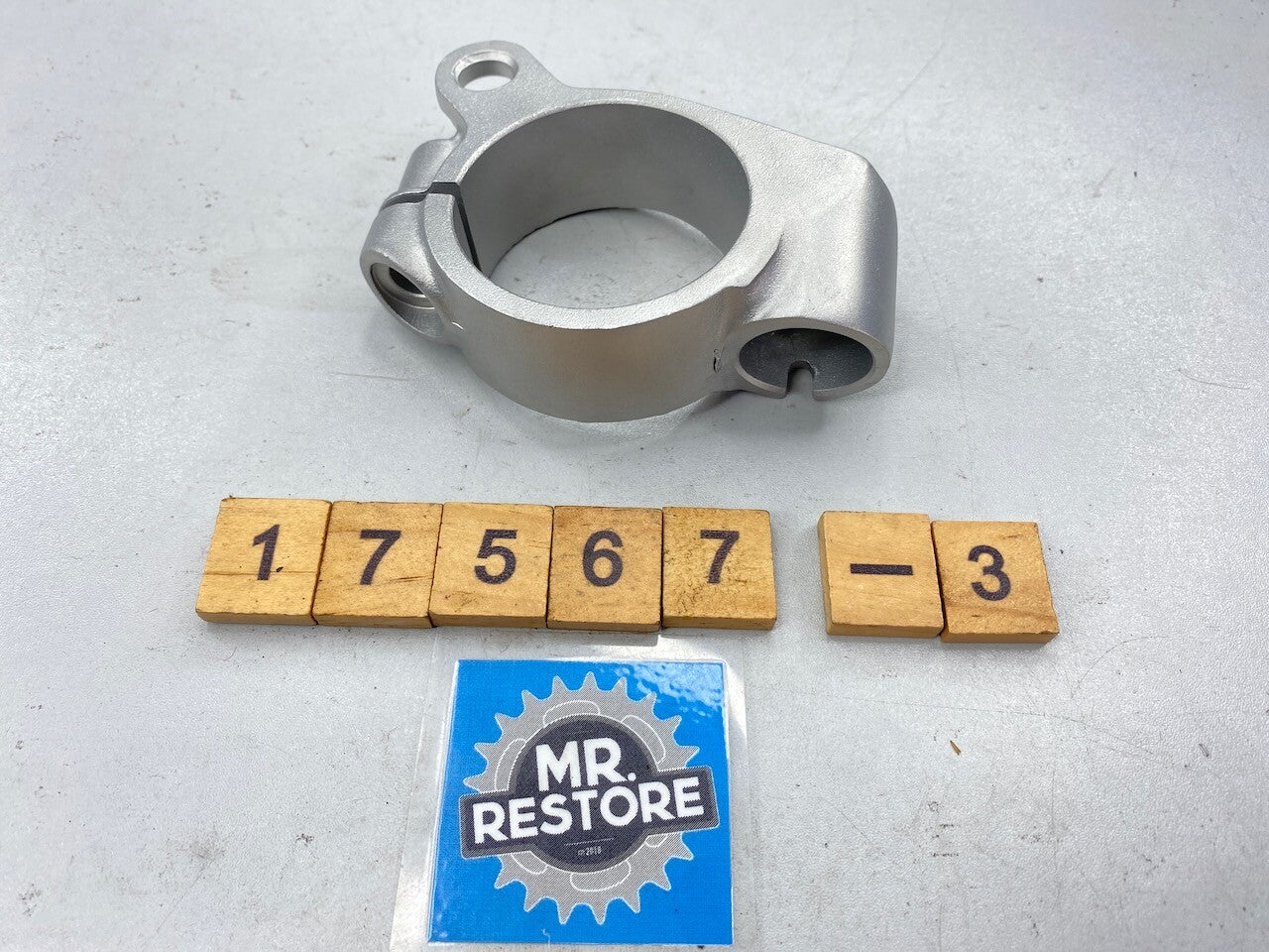 Kawasaki ZXR250C ZX250 1991-99 R/H OEM Handle Bar Clamp - Vapour Blasted