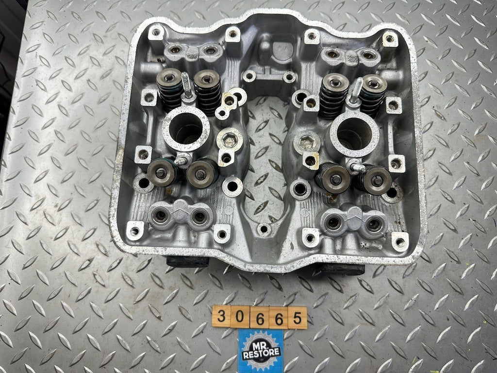 Honda VFR750F Cylinder Head & Valves