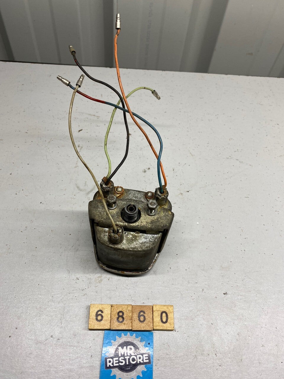 Suzuki U50 MPH Speedometer, Bracket & Bulb Globe Holders (tested)