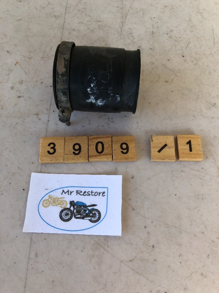 Kawasaki GPX250 Air box to Carb Rubber and clips (pair)