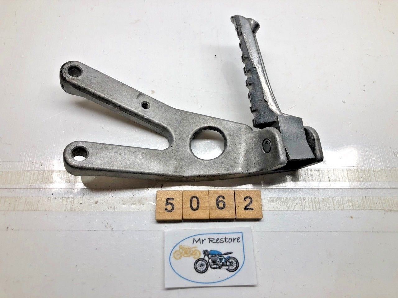 Yamaha TZR250 1KT 2MA Left Pillion Footrest Assy 1KT-2741L-00-00