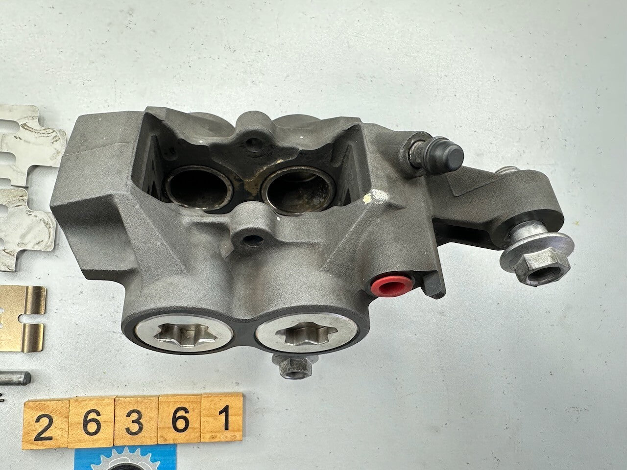 Yamaha XJR1300 05-10 XJR400 Front Right Brake Caliper 5UX-2580U-10  (Tested)
