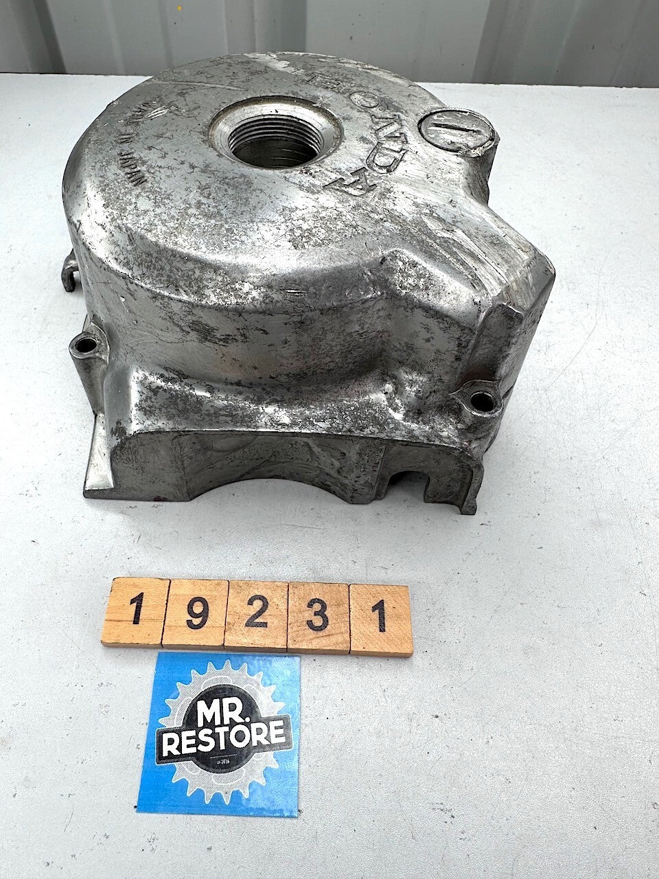 Honda CM250 CM125 L/H Crankcase Cover & Plugs 11341-KB4-671