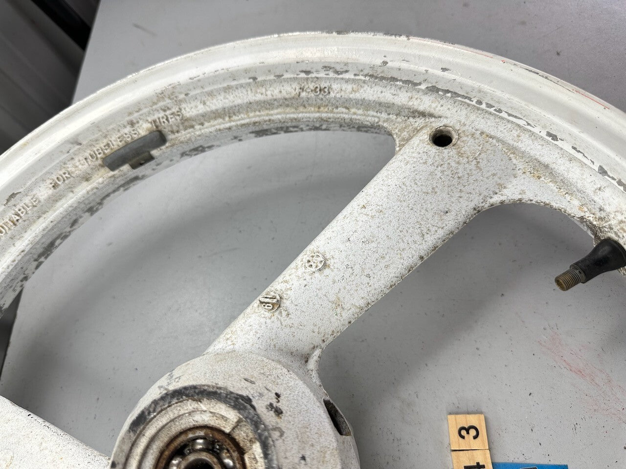 Yamaha TZR250 1KT 2MA Front Wheel 17 x 2.15 (F-33)