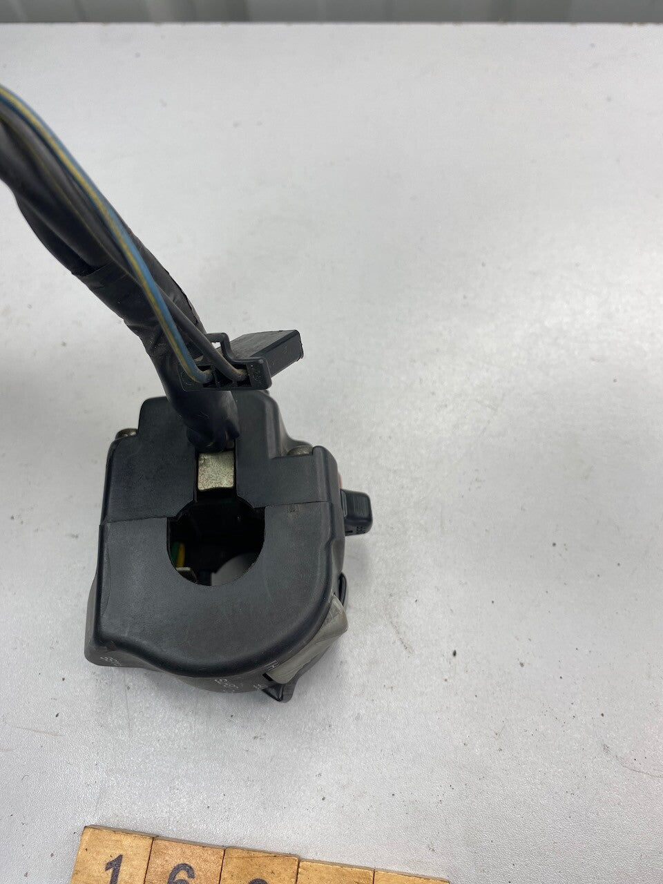 Yamaha FZR1000 1994-95 L/H Handlebar Switch 3LJ-83972 (suits Oceania bikes)
