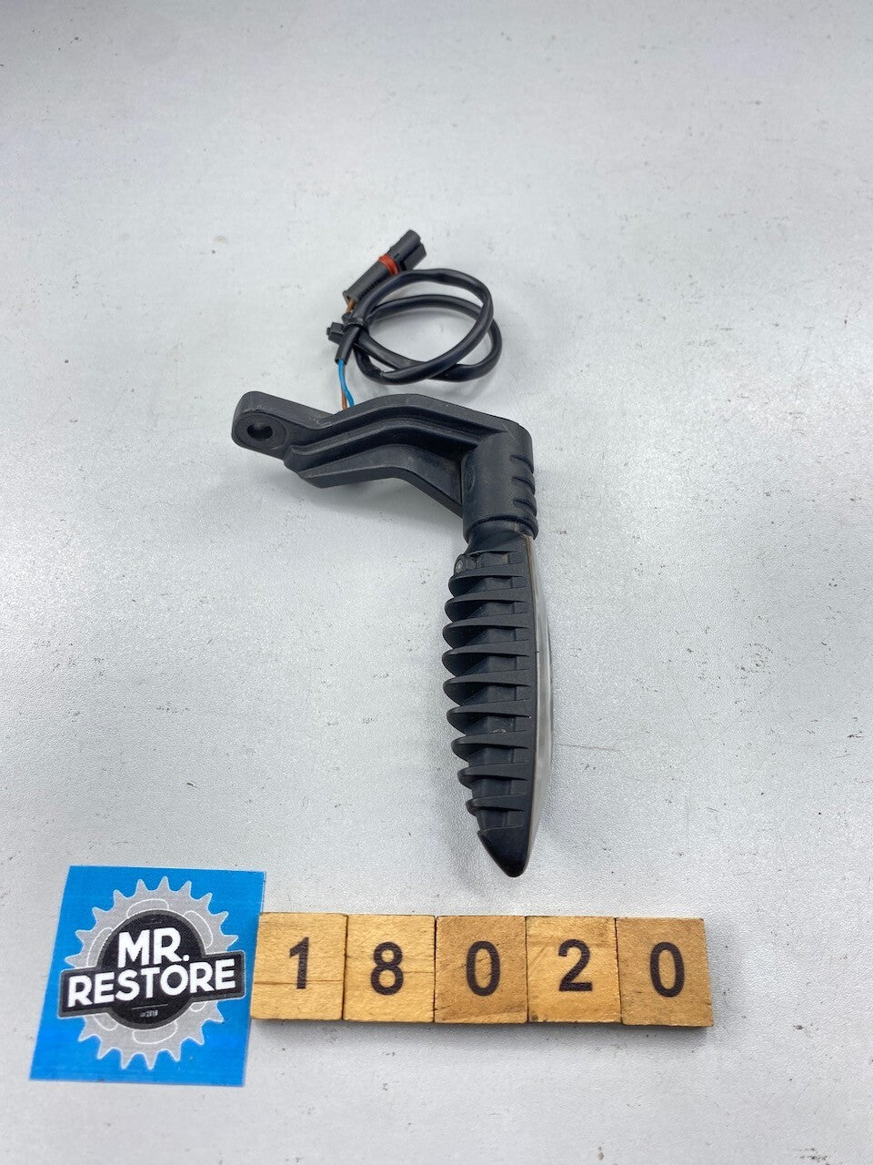 BMW R1200GS OEM LED R/H Rear Indicator 63238522502