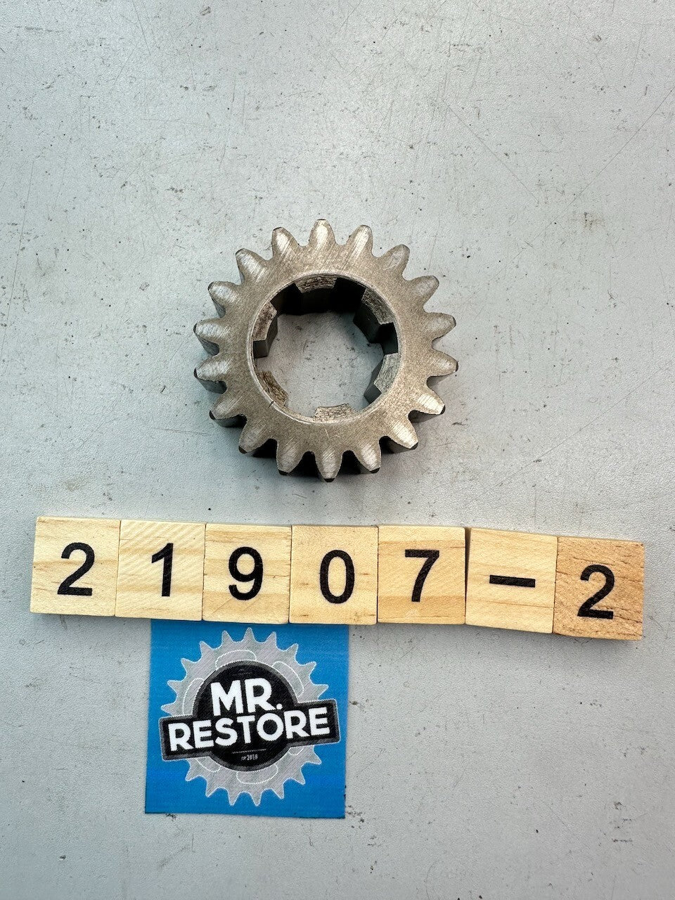 Kawasaki GPZ1100 Z1100 KZ1100 Z1000 Transmission Input Shaft 2nd Gear (18th)