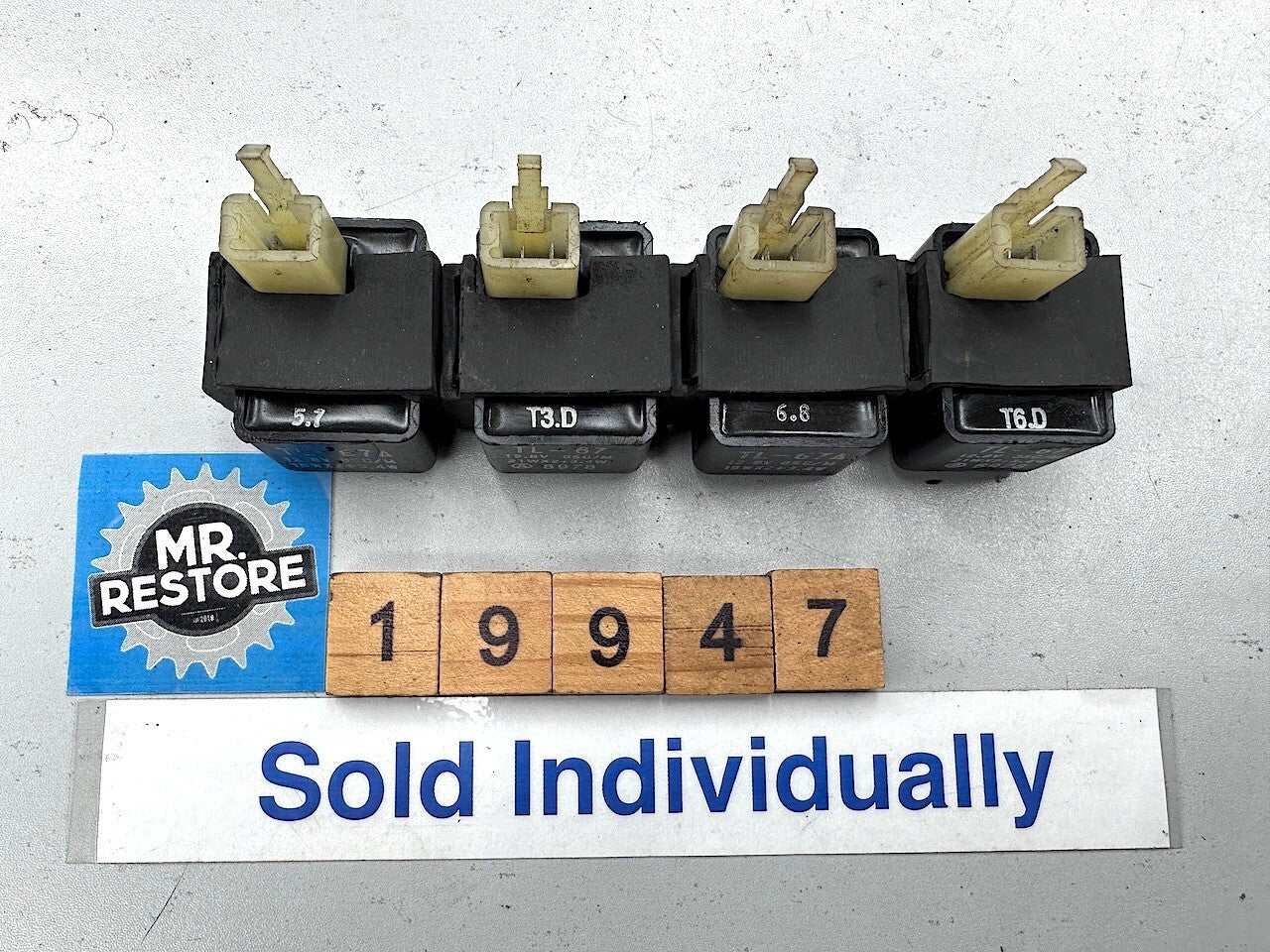Suzuki GSX GSXR GSF RF DR VS RGV - Turn Signal Relay TL-67  38610-45D01