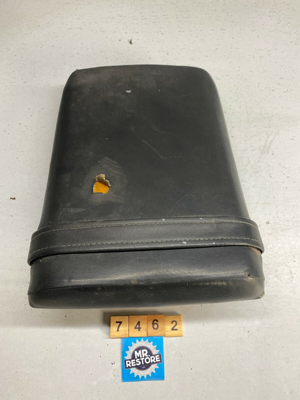 Yamaha FZR250 3LN Pillion Passenger Seat, Strap - 3LN-24750 & 3LN-24734