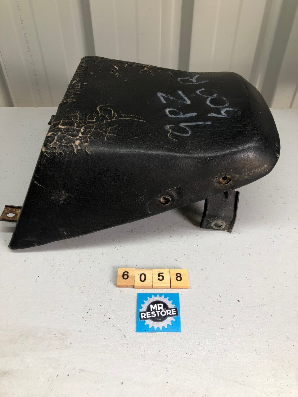 Kawasaki GPZ600R ZX600 Pillion Seat