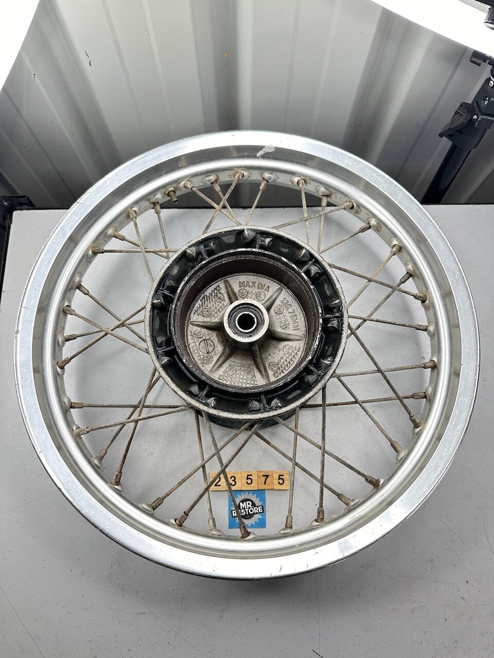 Kawasaki KL600 1984-89 17x2.50 Rear Wheel Hub & Rim - 41034-1107