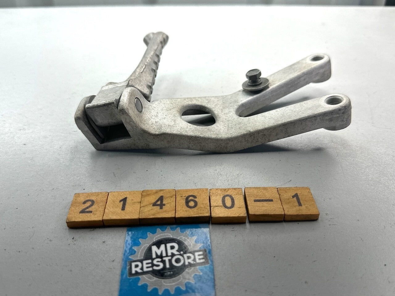 Yamaha TZR250 1KT 2MA Right Pillion Bracket & Footrest 1KT-2742L  1HX-27441