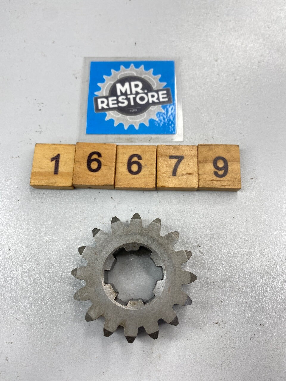 Suzuki RGV250 1989-96 2nd Drive Gear (16T) 24221-12C00