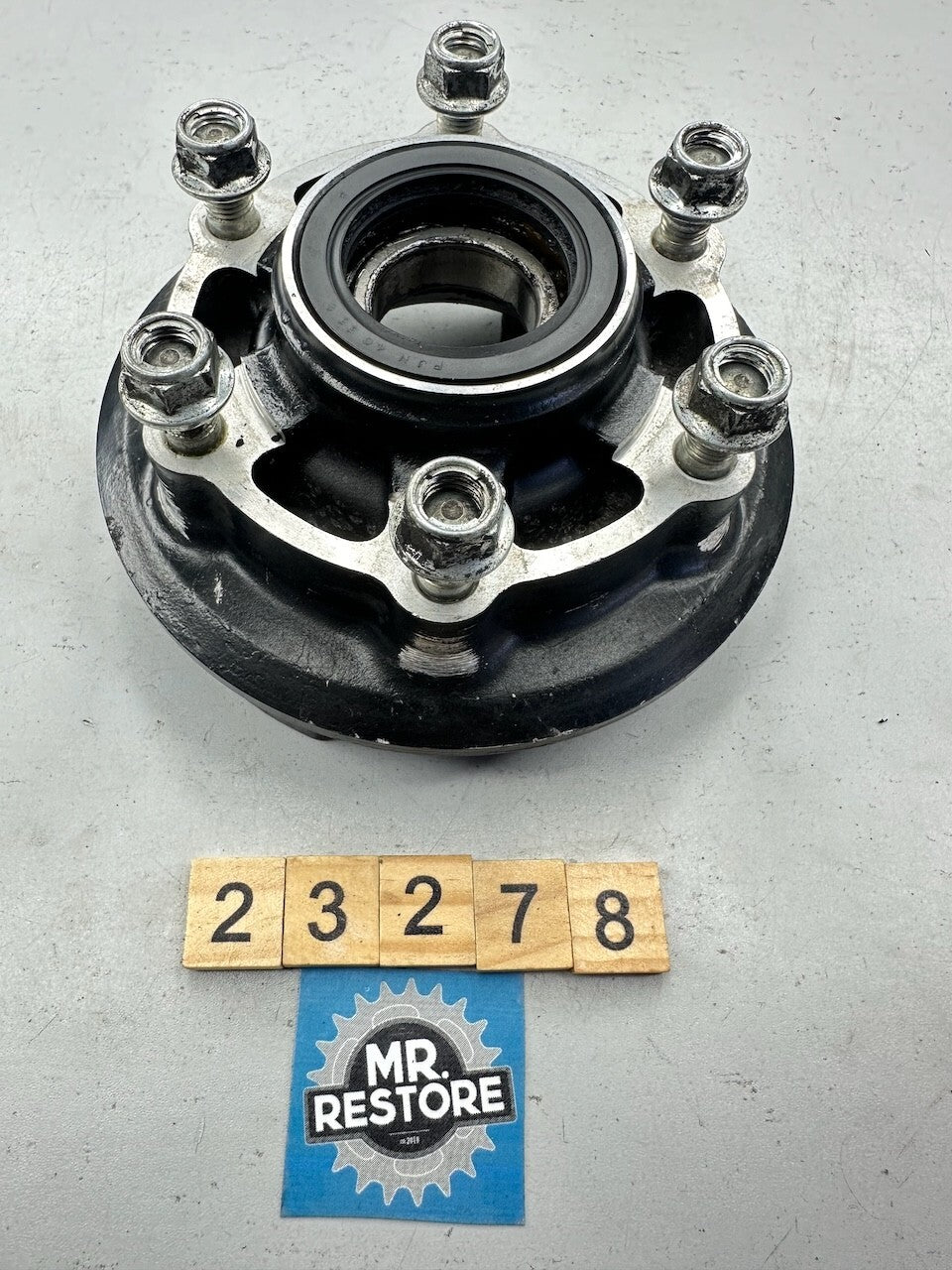 Kawasaki ZX900 ZX9R ZX750 ZX7R ZX600 ZX6R ZR1000 Rear Wheel Hub Carrier